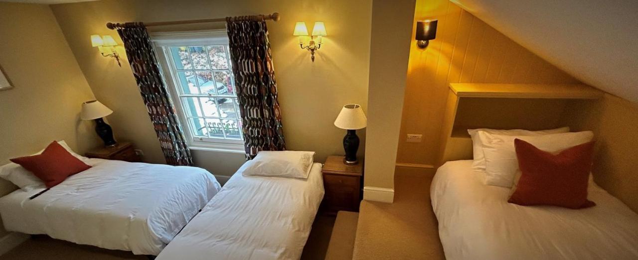 The Kings Head Hotell Dorking Exteriör bild